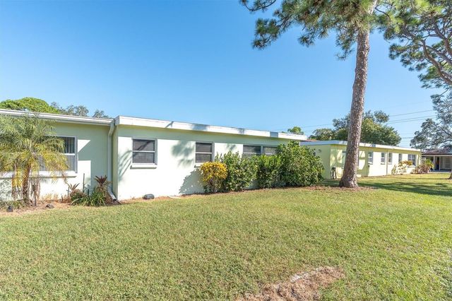 3528 SILVER PINE COURT 89, Sarasota, FL 34231