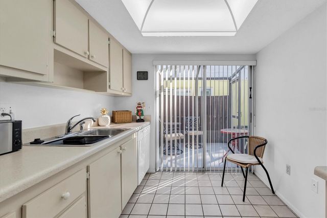 3528 SILVER PINE COURT 89, Sarasota, FL 34231