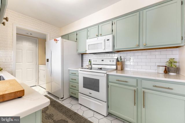 121 WESTMINSTER CT, State College, PA 16803