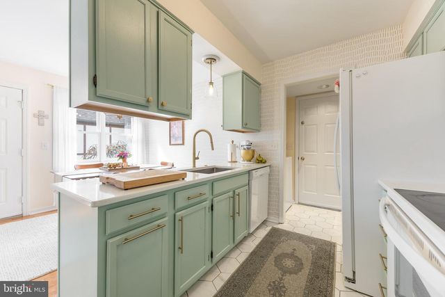 121 WESTMINSTER CT, State College, PA 16803