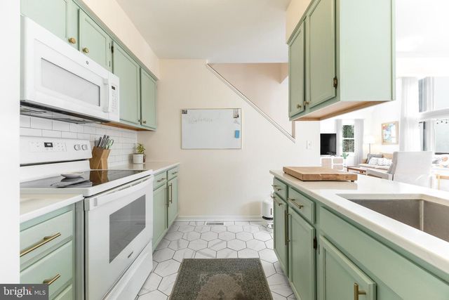 121 WESTMINSTER CT, State College, PA 16803