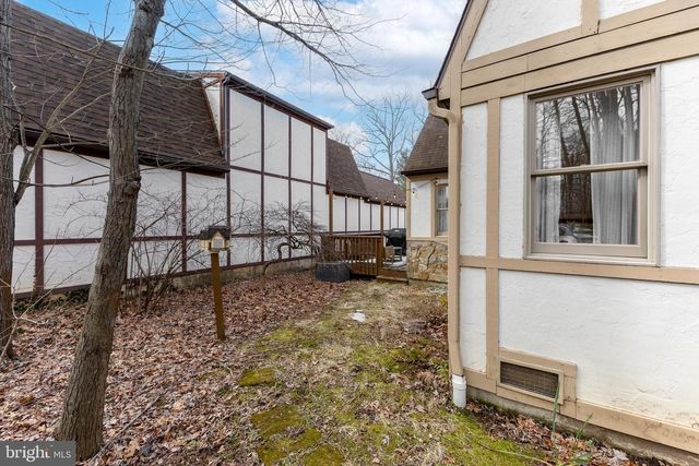 121 WESTMINSTER CT, State College, PA 16803