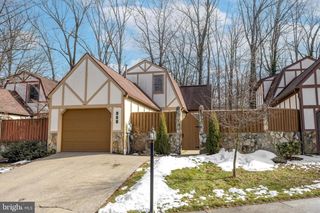 121 WESTMINSTER CT, State College, PA 16803