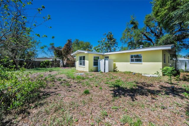 2765 STATE ROAD 590, Clearwater, FL 33759