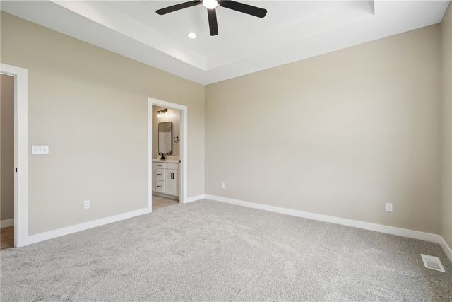 1426 Echo Ridge Ln, Marion, IA 52302
