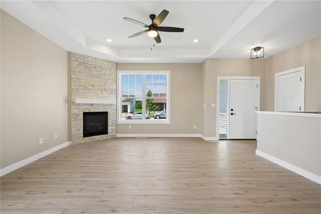 1426 Echo Ridge Ln, Marion, IA 52302