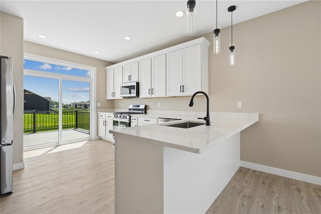 1426 Echo Ridge Ln, Marion, IA 52302