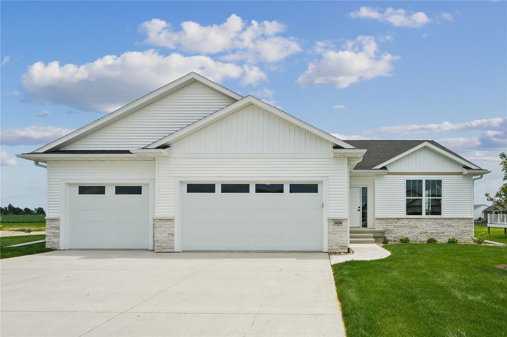 1426 Echo Ridge Ln, Marion, IA 52302