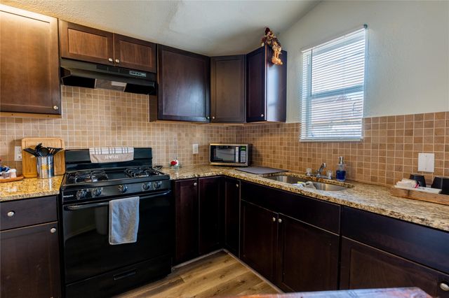 2010 Caplin Street A, Houston, TX 77026