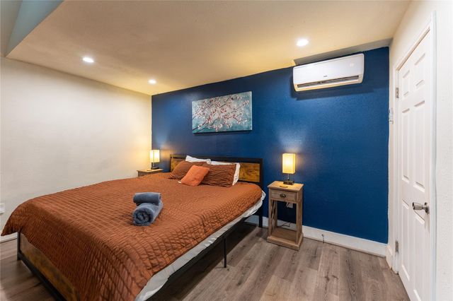 2010 Caplin Street A, Houston, TX 77026