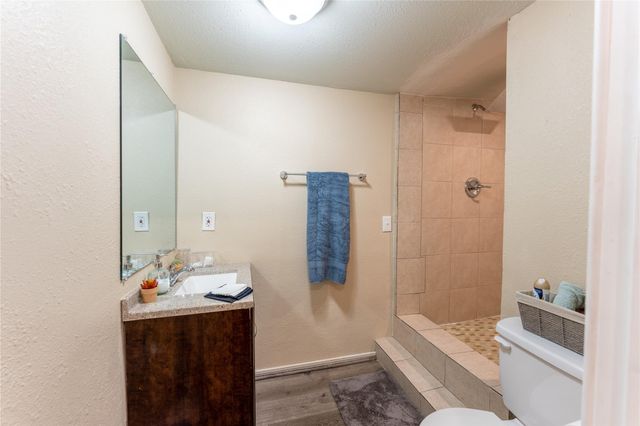 2010 Caplin Street A, Houston, TX 77026