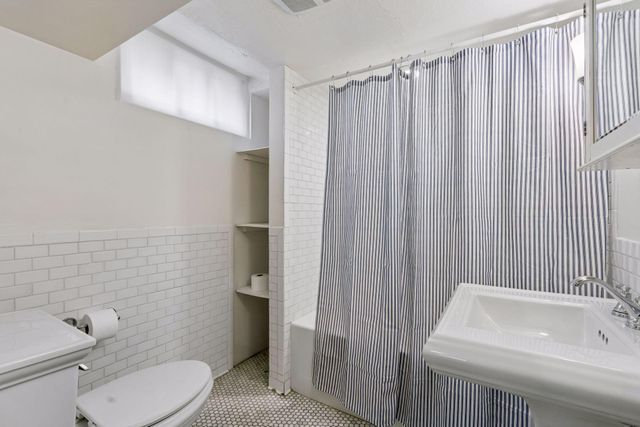 4153 Columbus Avenue, Minneapolis, MN 55407