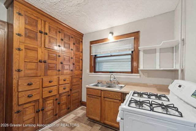 217 N Butler Boulevard, Lansing, MI 48915
