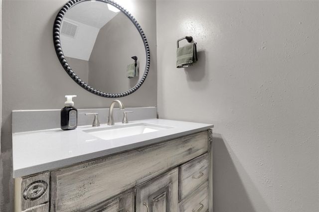 2202 Papoose Trail, Crosby, TX 77532