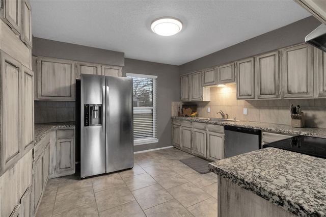 2202 Papoose Trail, Crosby, TX 77532