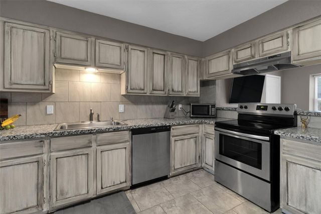 2202 Papoose Trail, Crosby, TX 77532