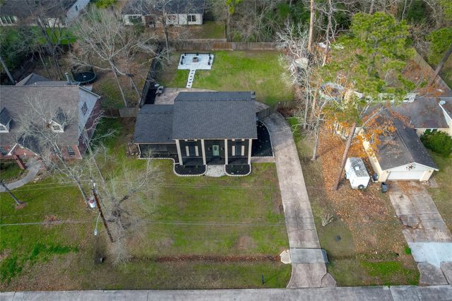 2202 Papoose Trail, Crosby, TX 77532