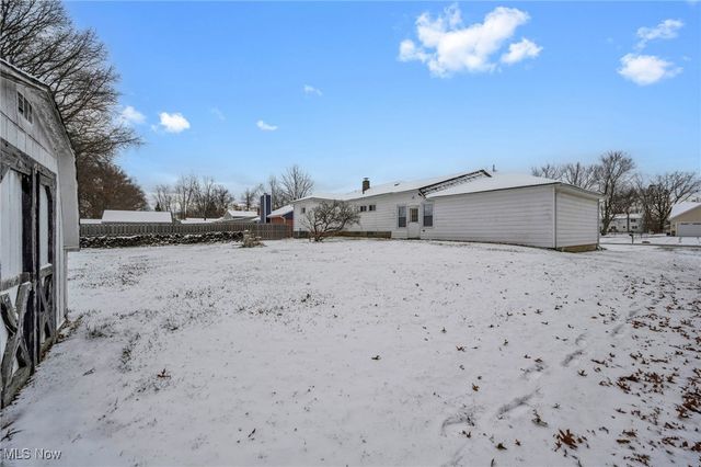 38271 Hurricane Drive, Willoughby, OH 44094