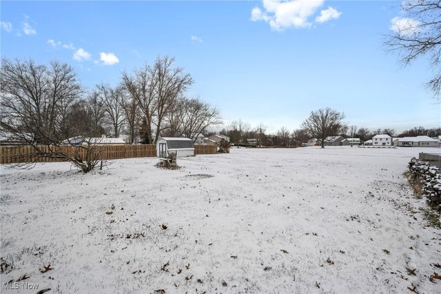 38271 Hurricane Drive, Willoughby, OH 44094