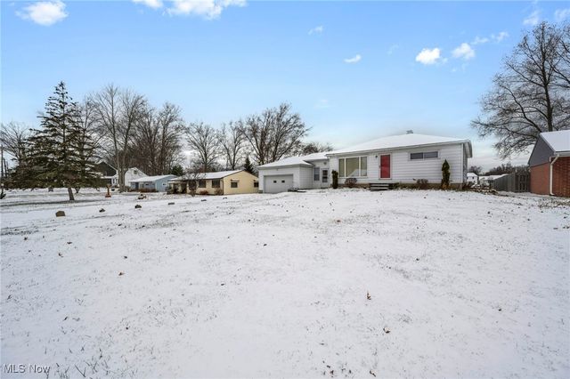 38271 Hurricane Drive, Willoughby, OH 44094