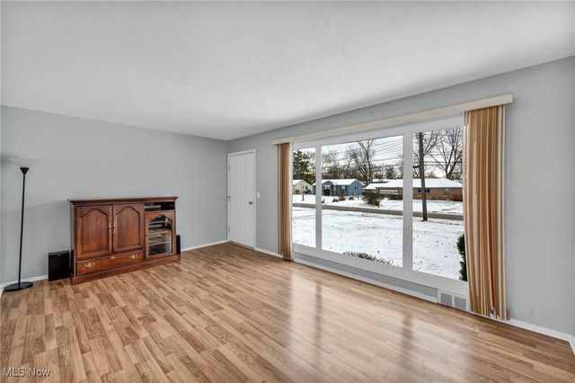 38271 Hurricane Drive, Willoughby, OH 44094