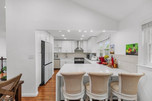 313 SUTTONS LANE, Edison Twp., NJ 08817
