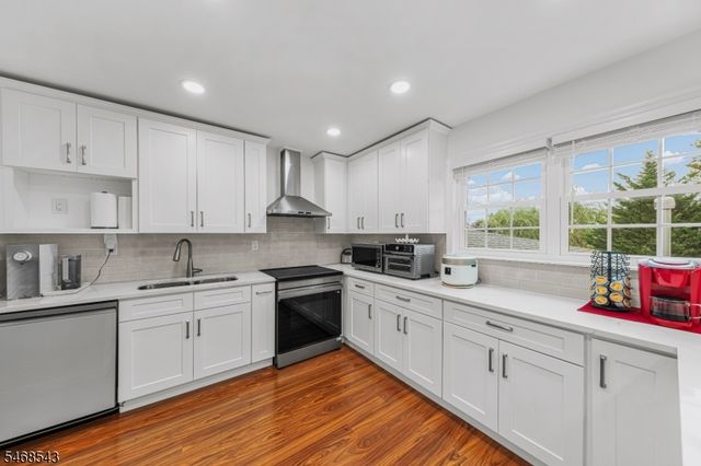 313 SUTTONS LANE, Edison Twp., NJ 08817