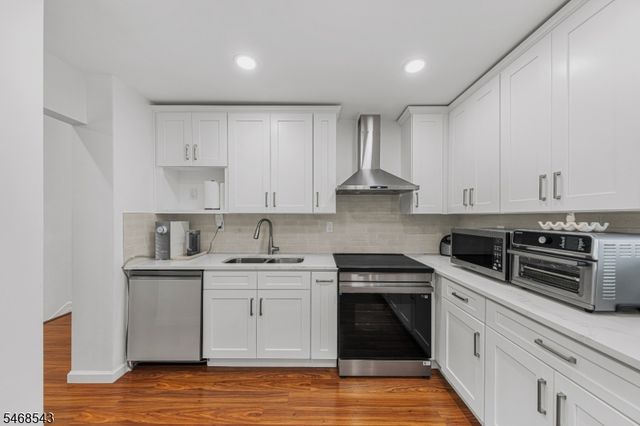 313 SUTTONS LANE, Edison Twp., NJ 08817