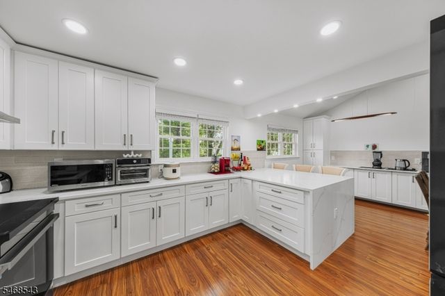 313 SUTTONS LANE, Edison Twp., NJ 08817