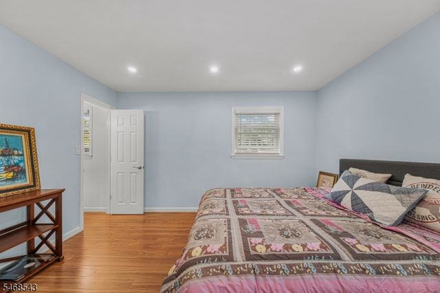 313 SUTTONS LANE, Edison Twp., NJ 08817