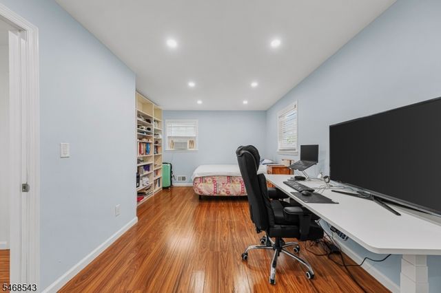 313 SUTTONS LANE, Edison Twp., NJ 08817