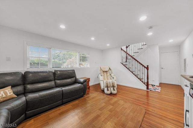 313 SUTTONS LANE, Edison Twp., NJ 08817