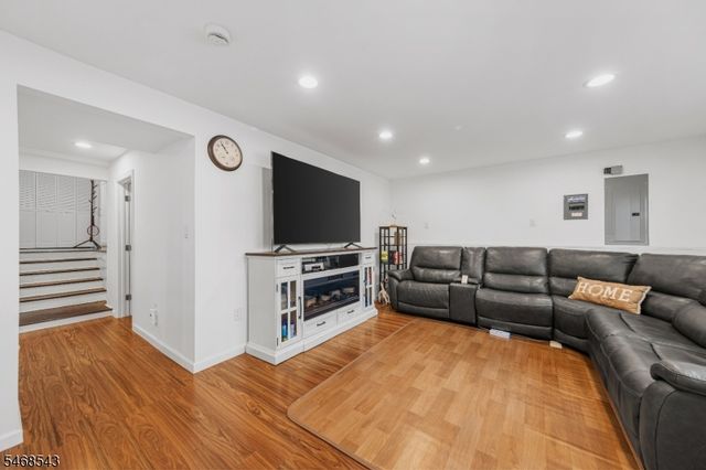 313 SUTTONS LANE, Edison Twp., NJ 08817