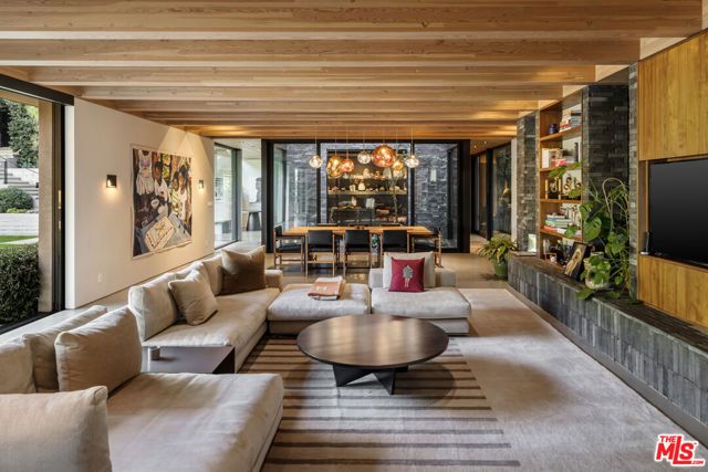 9551 Oak Pass Road, Beverly Hills, CA 90210