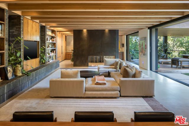 9551 Oak Pass Road, Beverly Hills, CA 90210