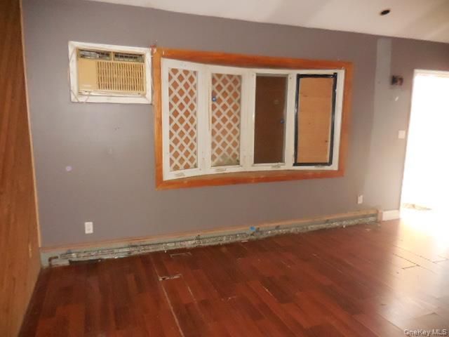 2 Hollow Street, Bellport, NY 11713