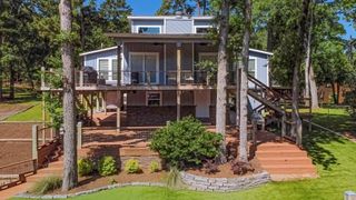 470 S Lakeview Drive, Point Blank, TX 77364