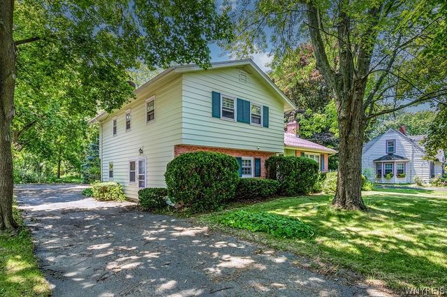 702 Ridge Road, Lewiston, NY 14092