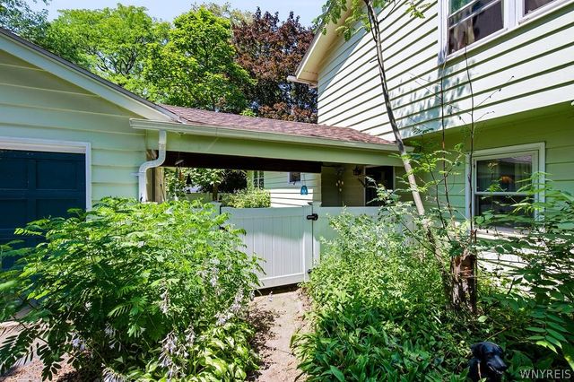 702 Ridge Road, Lewiston, NY 14092