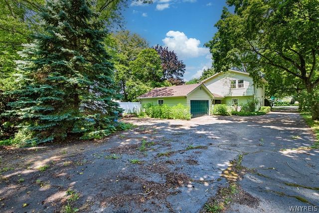 702 Ridge Road, Lewiston, NY 14092