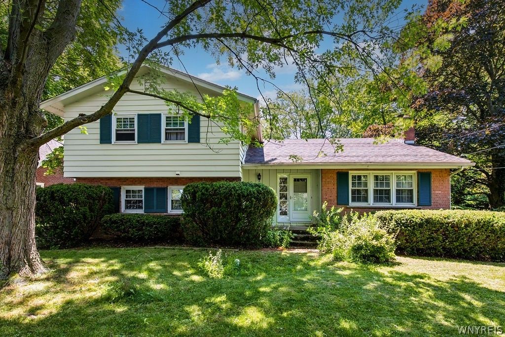 702 Ridge Road, Lewiston, NY 14092