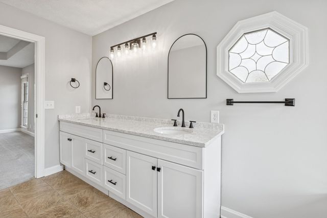 425 Tuckers Gap Rd, Lebanon, TN 37090