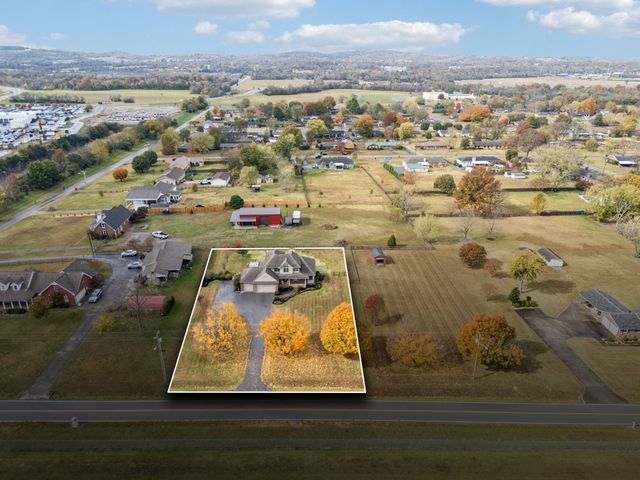 425 Tuckers Gap Rd, Lebanon, TN 37090