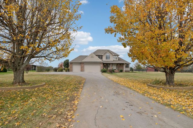 425 Tuckers Gap Rd, Lebanon, TN 37090