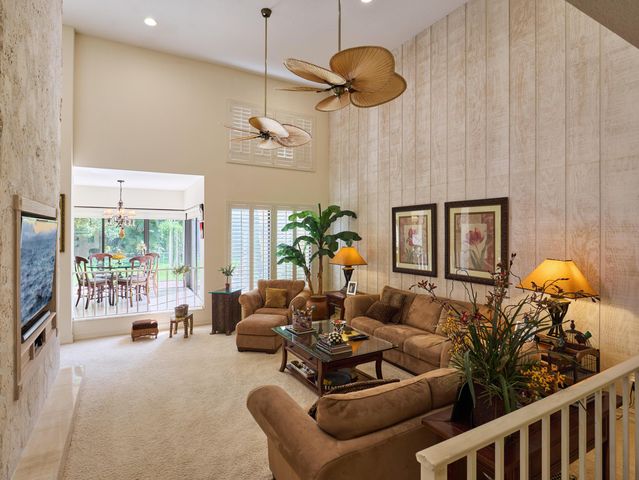 13588 Crosspointe Drive, Palm Beach Gardens, FL 33418