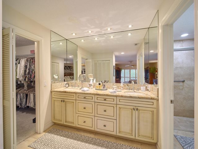 13588 Crosspointe Drive, Palm Beach Gardens, FL 33418