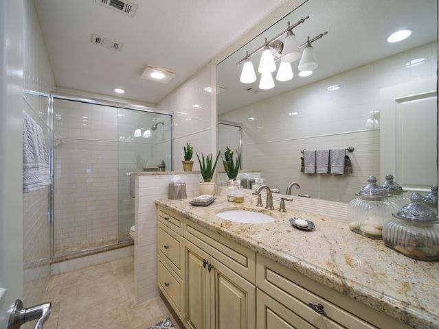 13588 Crosspointe Drive, Palm Beach Gardens, FL 33418