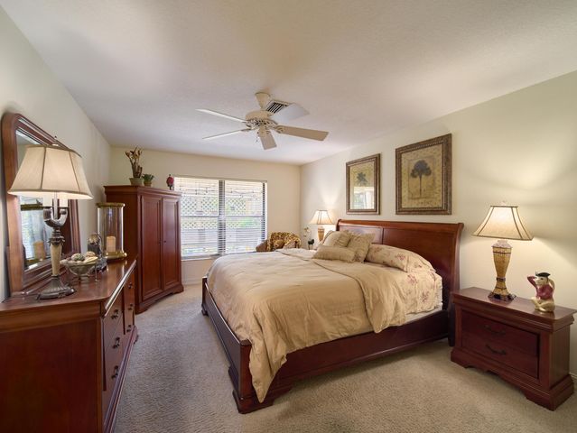 13588 Crosspointe Drive, Palm Beach Gardens, FL 33418