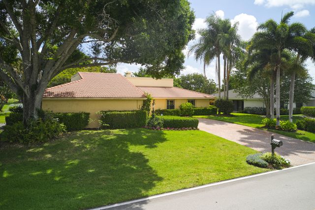 13588 Crosspointe Drive, Palm Beach Gardens, FL 33418