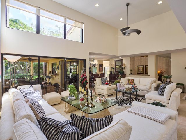 13588 Crosspointe Drive, Palm Beach Gardens, FL 33418